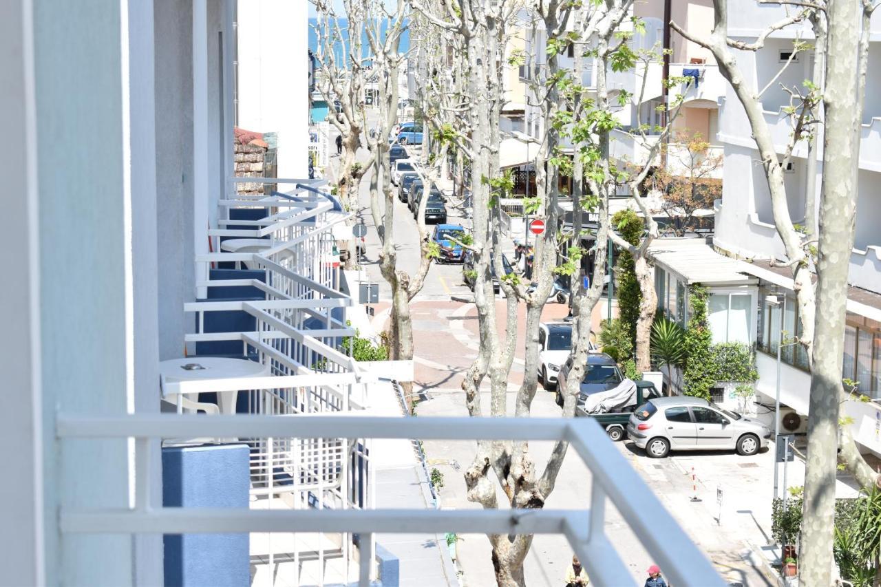 Hotel Ginevra E Residence Cattolica Luaran gambar
