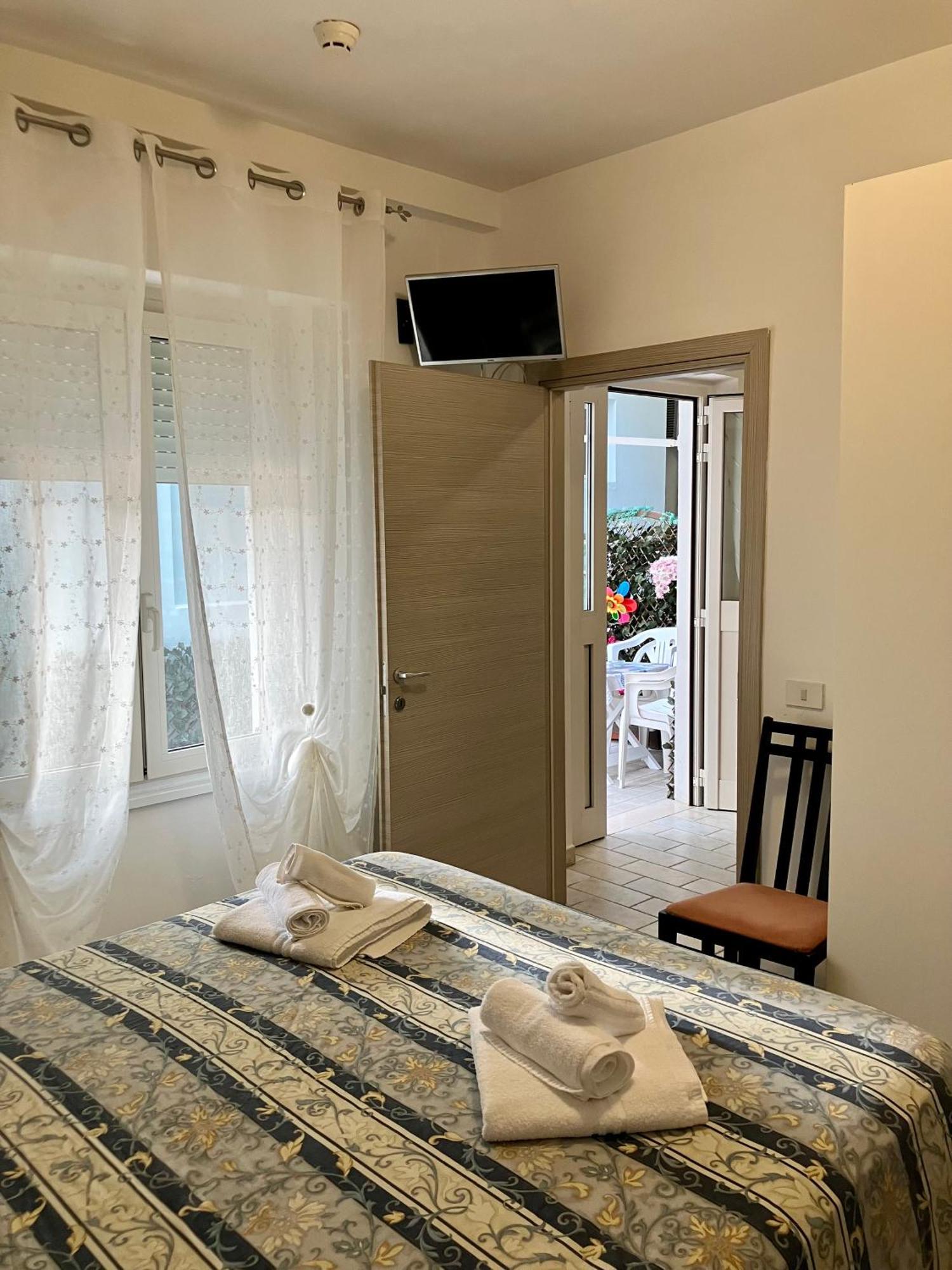 Hotel Ginevra E Residence Cattolica Luaran gambar