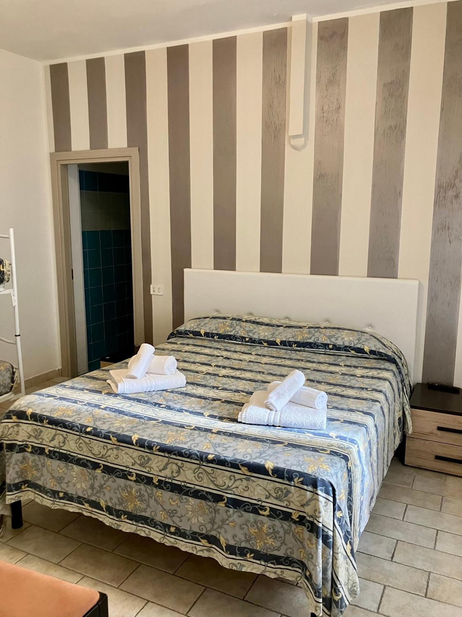 Hotel Ginevra E Residence Cattolica Luaran gambar